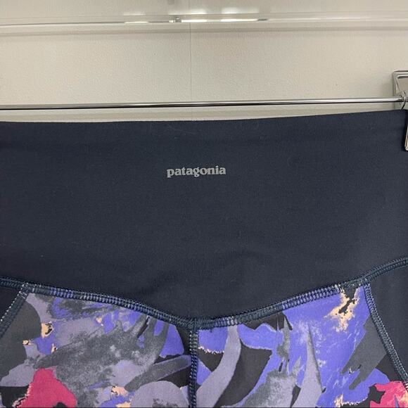 PATAGONIA Centered Crop Leggings Purple Gray Abstract Print Athleisure Medium - Picture 10 of 15
